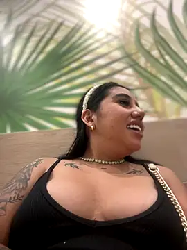 Snapshot of Sophie_Dreamss chatting on October 14, 9:50 pm Sophie Dreamss online show from October 14, 9:50 pm