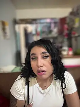 Snapshot of Sophie_Dreamss chatting on October 30, 8:10 pm Sophie Dreamss online show from October 30, 8:10 pm