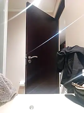 Snapshot of trickyOne chatting on September 15, 8:05 pm trickyOne online show from September 15, 8:05 pm