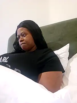 Snapshot of trickyOne chatting on October 8, 8:07 am trickyOne online show from October 8, 8:07 am