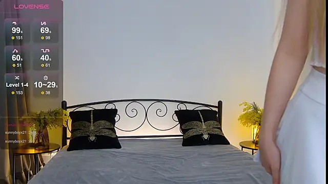 KumiKruz online show from September 19, 1:10 pm