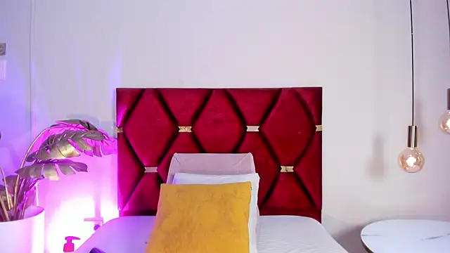 Snapshot of MaraRosenthal chatting on September 26, 11:52 am MaraRosenthal online show from September 26, 11:52 am