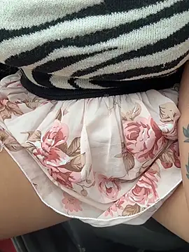 roxyrougee online show from May 29, 1:20 pm