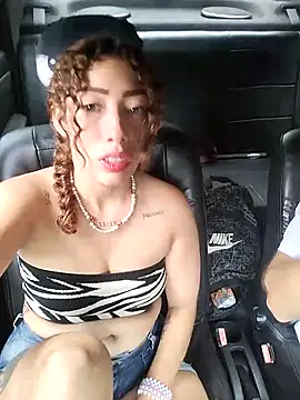 Snapshot of roxyrougee chatting on October 3, 5:18 pm roxyrougee online show from October 3, 5:18 pm