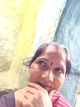 Snapshot of Jooli_xx chatting on October 6, 10:32 am Jooli xx online show from October 6, 10:32 am