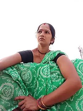 Snapshot of Jooli_xx chatting on September 19, 1:37 am Jooli xx online show from September 19, 1:37 am