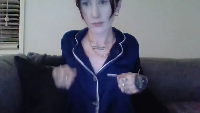 liltiddygoffwaifu online show from November 18, 10:27 am