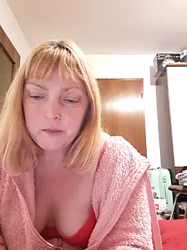 LiluLiluLilu online show from October 16, 7:16 pm