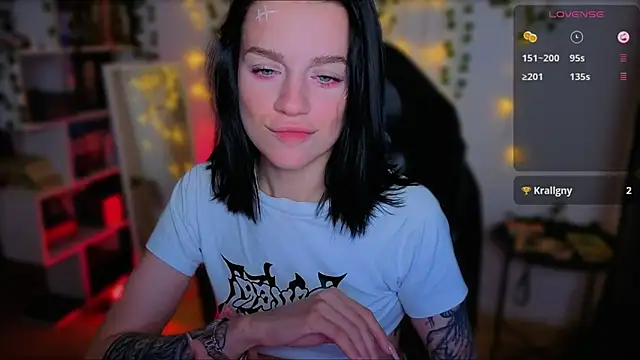 raspberry  girl  online show from September 21, 10:08 pm