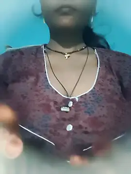 Snapshot of posewith chatting on October 2, 4:50 am posewith online show from October 2, 4:50 am