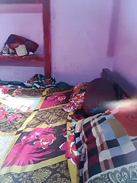 posewith online show from February 3, 8:30 am