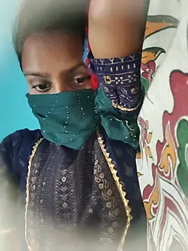 Snapshot of posewith chatting on October 10, 9:14 am posewith online show from October 10, 9:14 am