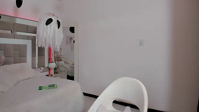 Rihanna es online show from October 17, 4:05 am