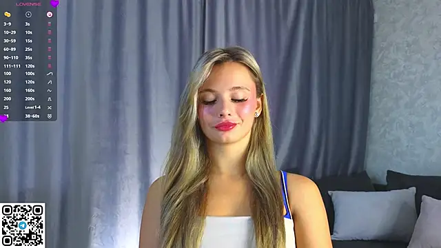 Snapshot of NaughtySeraphine chatting on October 31, 6:39 am NaughtySeraphine online show from October 31, 6:39 am