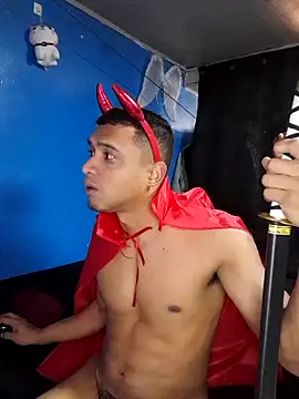 Snapshot of JoshuaMiller chatting on October 16, 9:28 pm JoshuaMiller online show from October 16, 9:28 pm