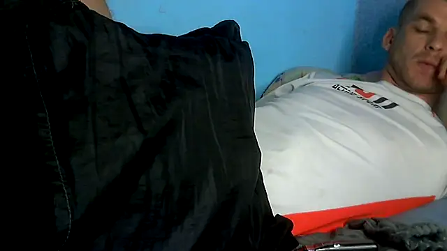 Snapshot of lincoln23 chatting on September 15, 10:39 pm lincoln23 online show from September 15, 10:39 pm