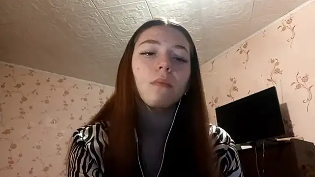 Sophiecuttie online show from September 17, 1:20 pm