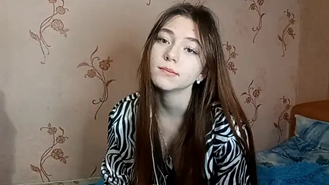 Sophiecuttie online show from October 2, 3:39 pm