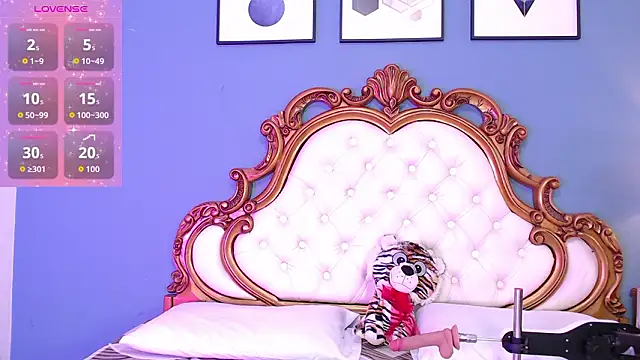 HatsaJones online show from March 17, 3:54 am