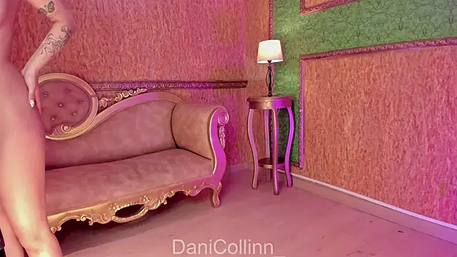 DaniCollinn  online show from October 2, 9:20 pm