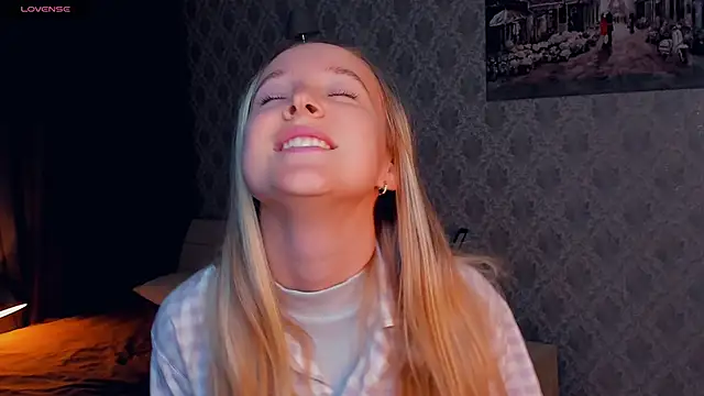 SoonMoor online show from October 2, 5:40 pm