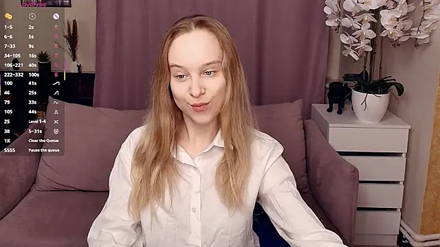 SoonMoor online show from February 5, 6:44 pm