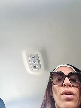 Snapshot of sexy7883 chatting on October 19, 12:51 pm sexy7883 online show from October 19, 12:51 pm