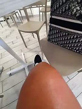 Snapshot of sexy7883 chatting on October 22, 9:47 am sexy7883 online show from October 22, 9:47 am