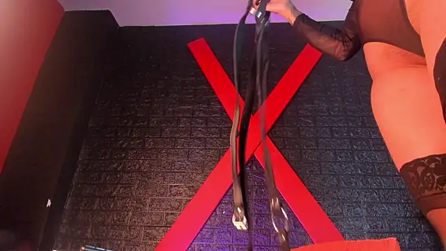 Snapshot of LolaXXXperience chatting on October 18, 12:19 pm LolaXXXperience online show from October 18, 12:19 pm