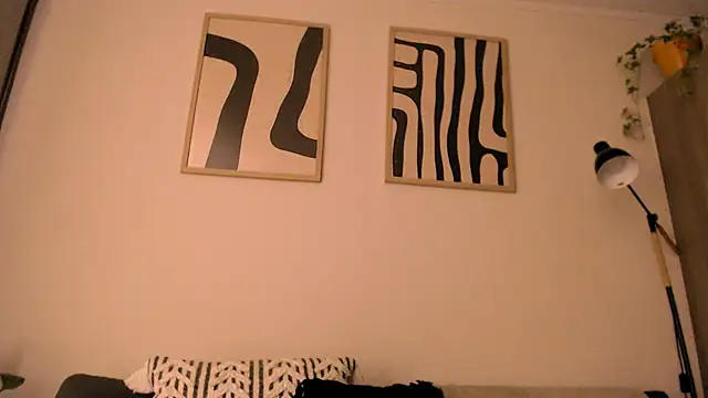 Snapshot of lanzybloom chatting on October 8, 2:49 am lanzybloom online show from October 8, 2:49 am