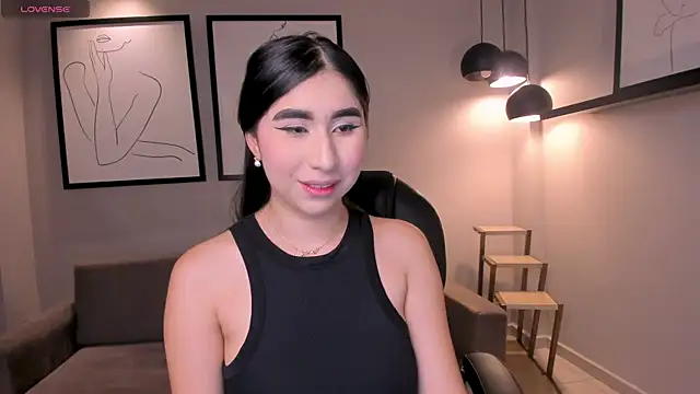 Snapshot of MayaMoretti_ chatting on October 10, 3:55 am MayaMoretti online show from October 10, 3:55 am