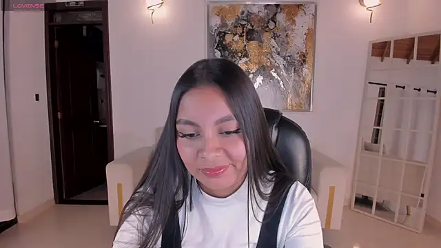 NinaBlum online show from September 29, 12:05 am