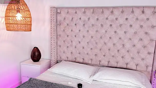 AdharaMancinii online show from November 4, 11:48 am