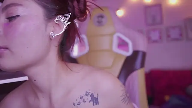 Rebecah 1 online show from November 27, 3:59 pm