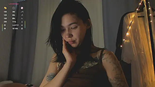 Snapshot of ArianaWalker77 chatting on October 8, 3:55 am ArianaWalker77 online show from October 8, 3:55 am