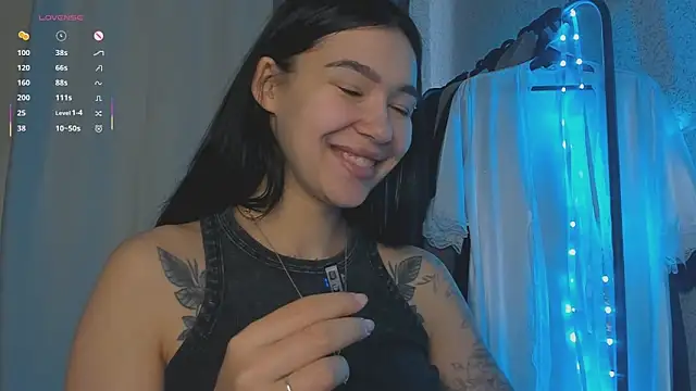 Snapshot of ArianaWalker77 chatting on October 12, 3:20 am ArianaWalker77 online show from October 12, 3:20 am