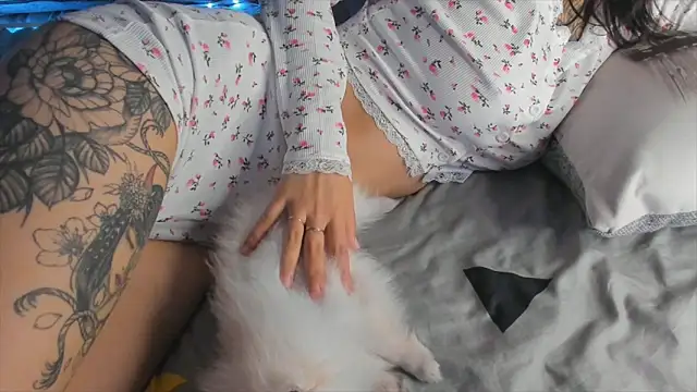 Snapshot of ArianaWalker77 chatting on September 22, 4:22 am ArianaWalker77 online show from September 22, 4:22 am