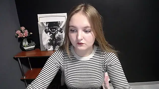 Mystic nikole online show from October 22, 12:10 pm