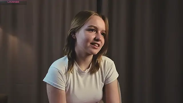 Snapshot of VinnieSerrano chatting on September 28, 3:17 pm VinnieSerrano online show from September 28, 3:17 pm