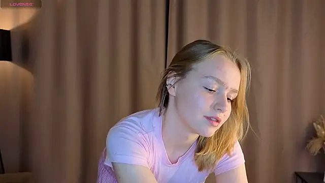 Snapshot of VinnieSerrano chatting on October 25, 2:03 pm VinnieSerrano online show from October 25, 2:03 pm