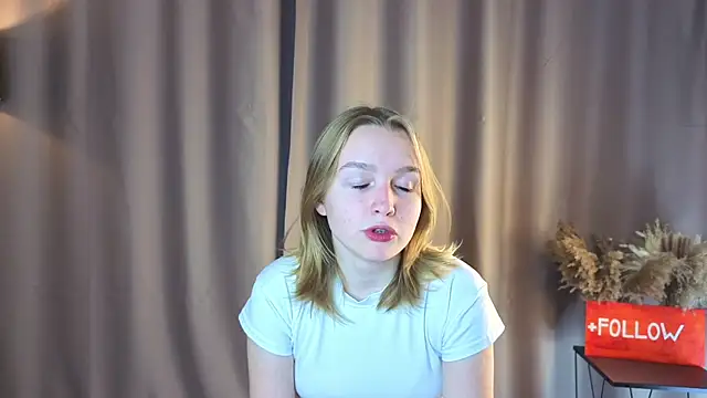 Snapshot of VinnieSerrano chatting on September 13, 2:03 pm VinnieSerrano online show from September 13, 2:03 pm