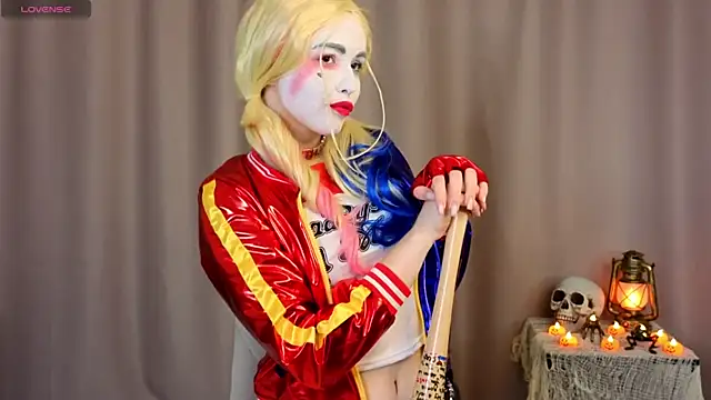 Snapshot of VinnieSerrano chatting on October 31, 1:04 pm VinnieSerrano online show from October 31, 1:04 pm