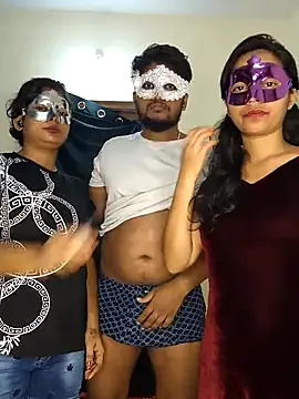 Snapshot of Family02 chatting on September 22, 3:32 pm Family02 online show from September 22, 3:32 pm