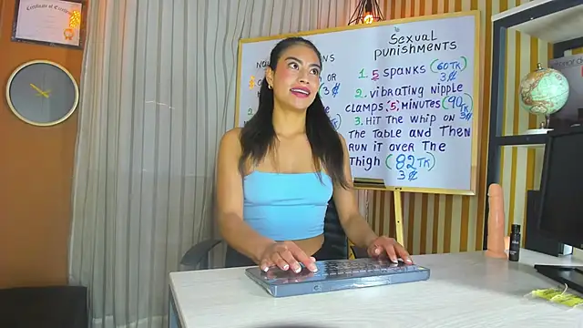 Snapshot of Emily_Mitchell chatting on October 8, 6:23 pm Emily Mitchell online show from October 8, 6:23 pm