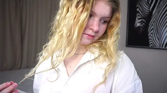 Snapshot of ShontaWasilko chatting on September 21, 5:33 pm ShontaWasilko online show from September 21, 5:33 pm