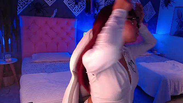 Snapshot of Maia_Reficco chatting on October 17, 12:52 pm Maia Reficco online show from October 17, 12:52 pm