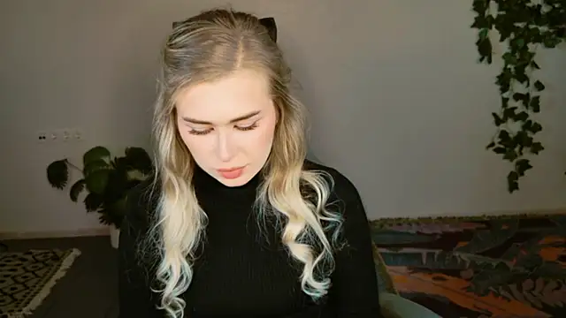 AdelLoyss online show from October 15, 3:58 pm