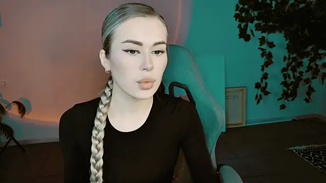 AdelLoyss online show from October 29, 1:15 pm