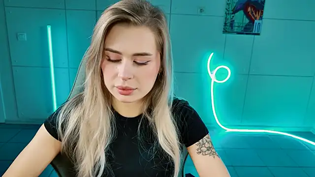 AdelLoyss online show from October 5, 9:14 am