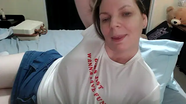 aussiepeaches online show from January 14, 1:27 pm